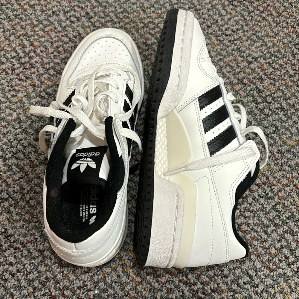 Women’s Adidas Lo Rival